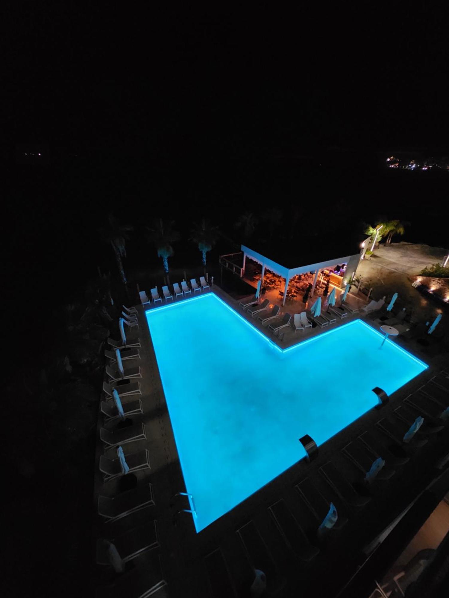 Joelle Premium Hotel Sarandë Buitenkant foto