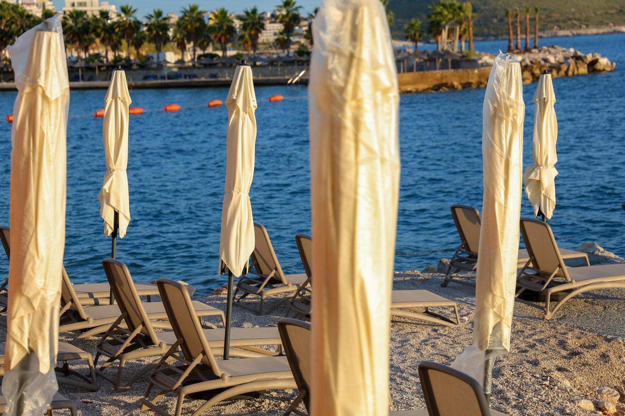 Joelle Premium Hotel Sarandë Buitenkant foto