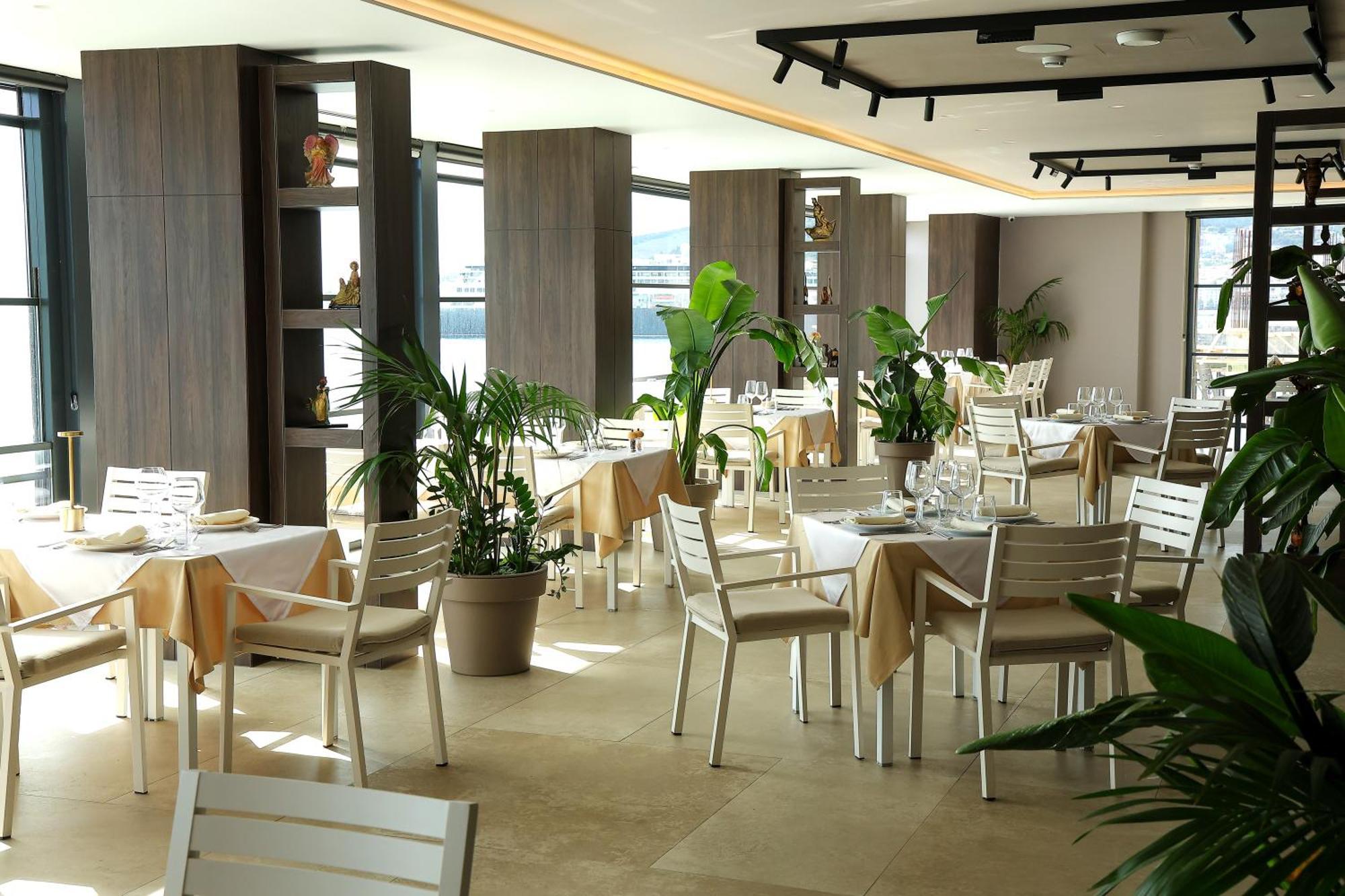 Joelle Premium Hotel Sarandë Buitenkant foto